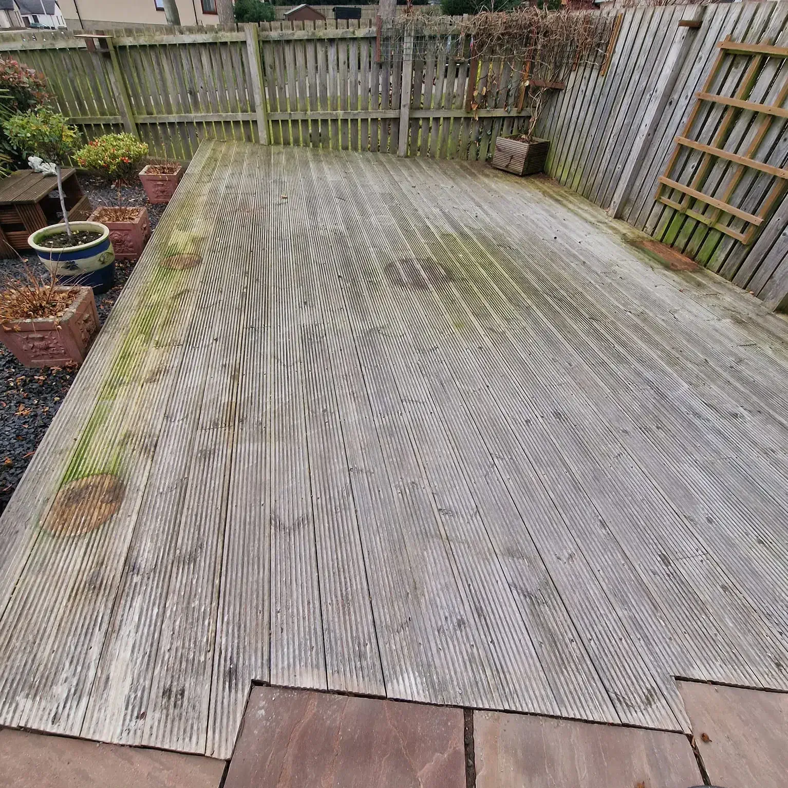 Decking-Cleaning-Angus-2-e1697584444980 (1)